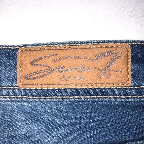 Seven7 shorts - Picture 5 of 8